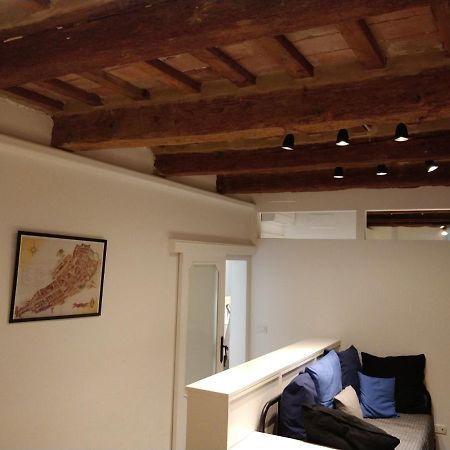 Isi Guesthouse 29 Iesi Bagian luar foto