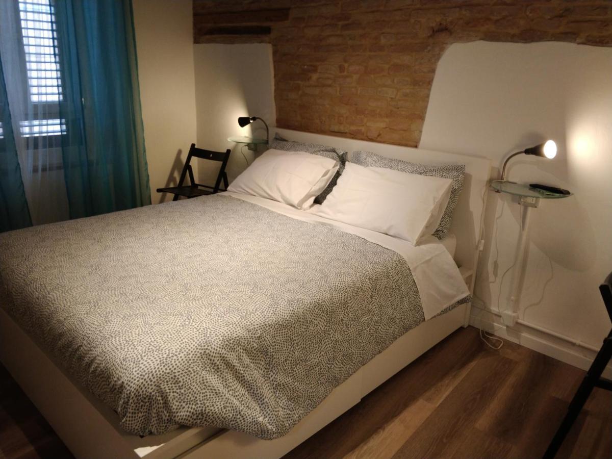 Isi Guesthouse 29 Iesi Bagian luar foto