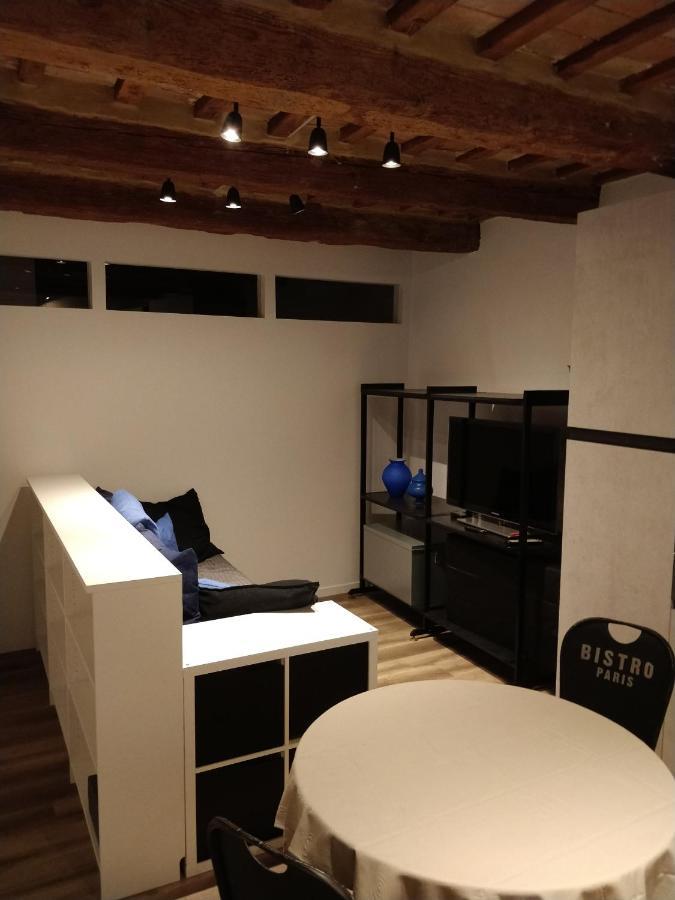 Isi Guesthouse 29 Iesi Bagian luar foto