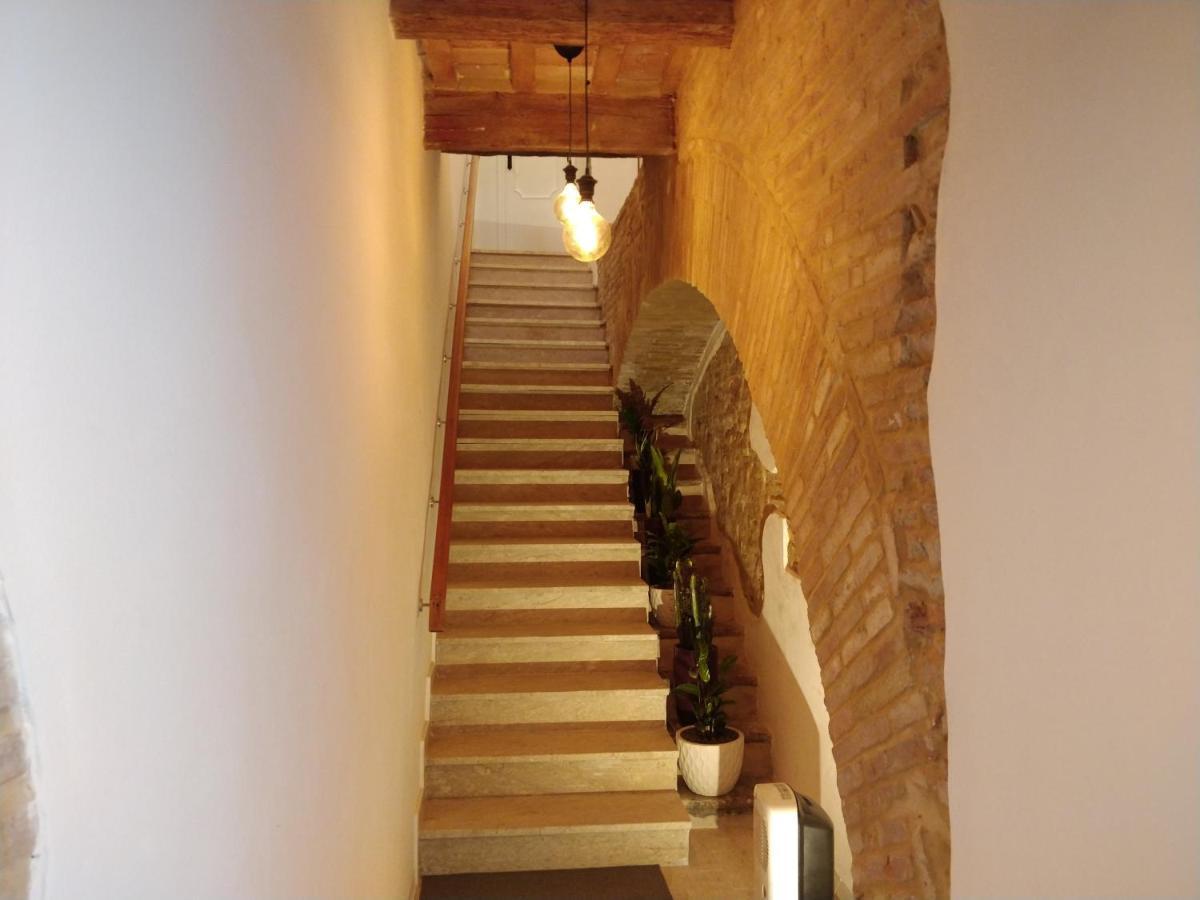Isi Guesthouse 29 Iesi Bagian luar foto