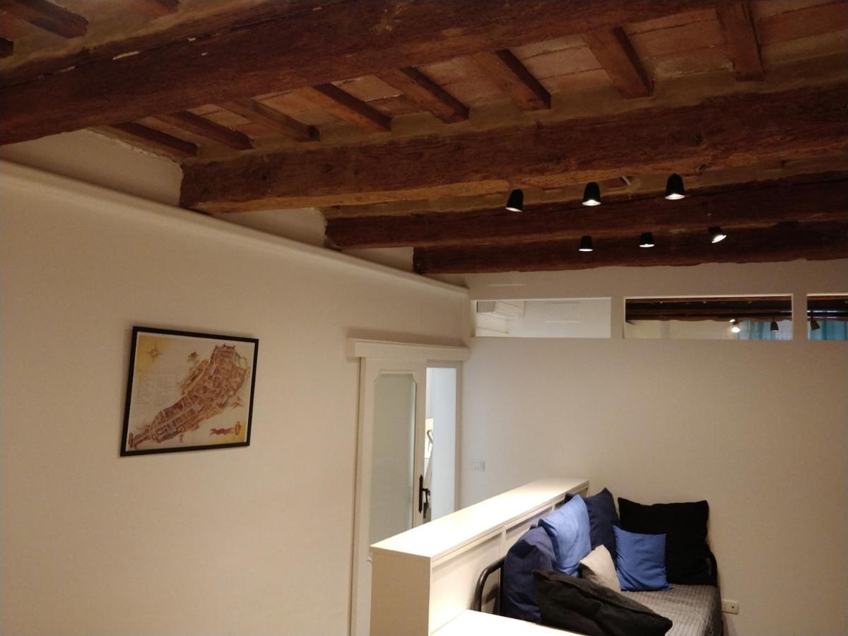 Isi Guesthouse 29 Iesi Bagian luar foto