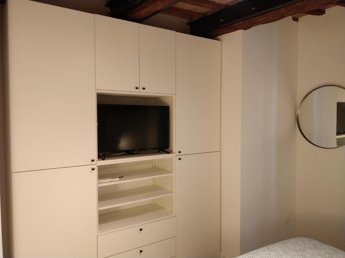 Isi Guesthouse 29 Iesi Bagian luar foto