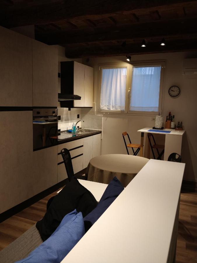 Isi Guesthouse 29 Iesi Bagian luar foto