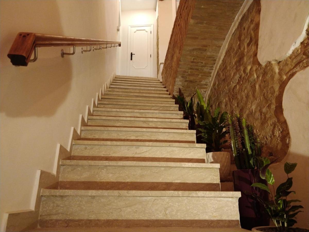 Isi Guesthouse 29 Iesi Bagian luar foto
