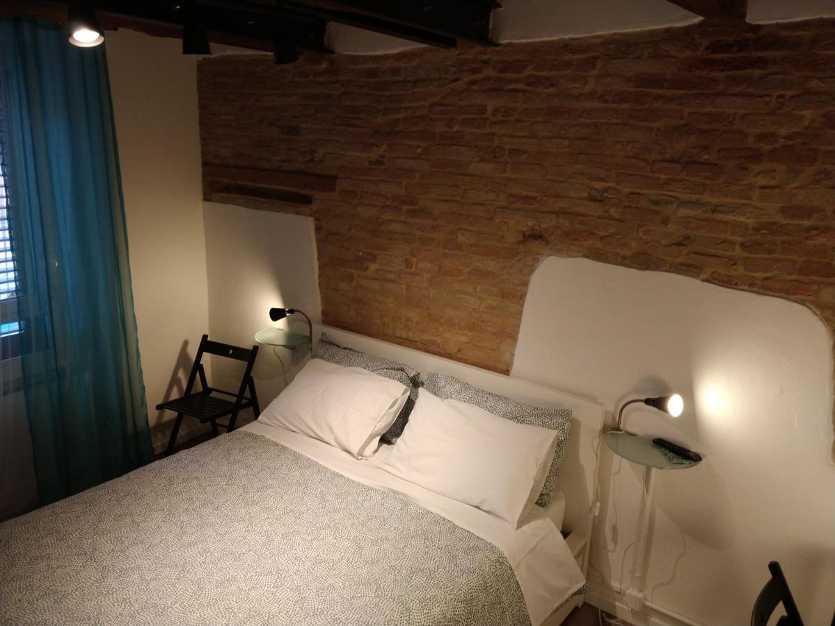 Isi Guesthouse 29 Iesi Bagian luar foto