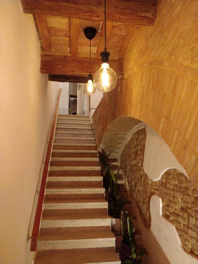 Isi Guesthouse 29 Iesi Bagian luar foto