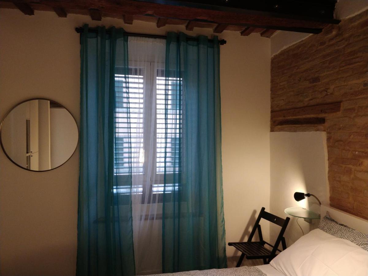 Isi Guesthouse 29 Iesi Bagian luar foto